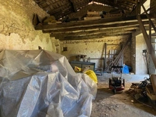 Granges en pierres aménageables en habitation, à Blanzaguet Saint-Cybard (16320), réseaux au pied du bâtiment 