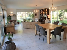  Superbe propriété de 44 hectares, prête à être exploitée, avec belle maison, prête à habiter, au calme, avec vues, aux portes de la dordogne  