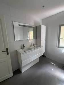 Maison à vendre 8 pièces Proche de EXIDEUIL sur Vienne (16), juste quelques travaux de rafraichissement  