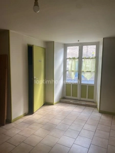 Au cœur du village de Marthon, Bâtiment en pierres, ancien commerce, bar pizza,  avec logement au dessus 