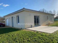SOUS OFFRE maison contemporaine, basse consommation, classée A, chauffage par le sol avec pompe à Chaleur. Terrain entièrement clôturé