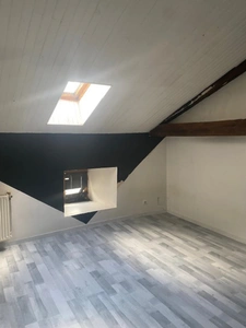 Au cœur du village de Marthon, Bâtiment en pierres, ancien commerce, bar pizza,  avec logement au dessus 