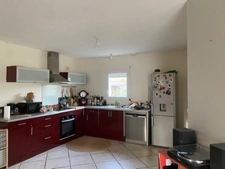  SERS (16) Maison à vendre, récente, de plain pied, avec belle pièce de vie et trois chambres 