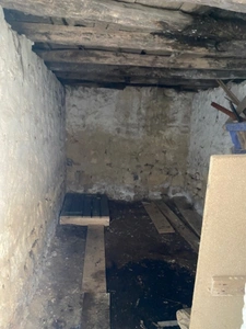 Granges en pierres aménageables en habitation, à Blanzaguet Saint-Cybard (16320), réseaux au pied du bâtiment 