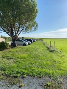 GERMIGNAC Terrain plat constructible, dans un environnement calme à  15 km de Cognac