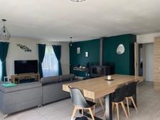 Maison à vendre à Villebois-Lavalette,124 m2 habitable, grande pièce de vie, 4 chambres, garage 