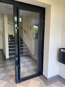  Gond Pontouvre, dans une résidencce au calme entourée d'un parc, appartement de 48 m2 en RDC, avec terrasse couverte et rambarde