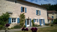  Superbe propriété de 44 hectares, prête à être exploitée, avec belle maison, prête à habiter, au calme, avec vues, aux portes de la dordogne  