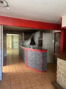 Au cœur du village de Marthon, Bâtiment en pierres, ancien commerce, bar pizza,  avec logement au dessus 