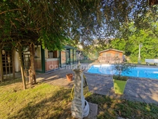 Maison de maître 11 pièces à 7km de PAU,grande grange rénové de reception de plus de 100M2!SAUNA/PISCINE