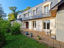 ? Maison d’architecte 250 m² – 4 chambres – Vue Pyrénées – Terrain de +3 hectares –BOSDARROS (64)