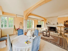 ? Maison d’architecte 250 m² – 4 chambres – Vue Pyrénées – Terrain de +3 hectares –BOSDARROS (64)