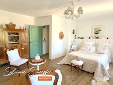 Maison de ville pleine de charme avec grand extérieur et garage, à 3 km de Grignan