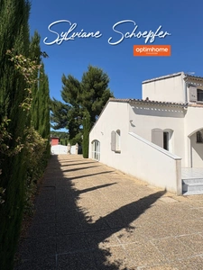 Élégante villa familiale de 237 m² avec piscine dans un quartier recherché de Montélimar (26)