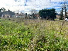 Terrain 813 m2 à Saint-Paul-Trois-Châteaux