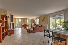 🏡 Maison familiale sans travaux avec 4 chambres, terrain plat et double garage près de Limoges
