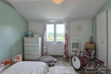 Maison avec séjour cathédrale, mezzanine et 4 chambres à vendre à Limoges