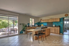 🏡 Maison familiale sans travaux avec 4 chambres, terrain plat et double garage près de Limoges