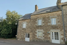 Maison de bourg en pierres à rénover 70 m2– Fort potentiel d'agrandissement 120 m2, terrain de 1 000 m² - SAINT OUEN LA ROUERIE (35)