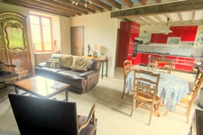 Maison type manoir de 120 m2 habitable, 150 m2 possible sur 13600 M2 de terrain clos