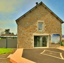 Charmante longère 11 pièces de 327 M2 avec parc clos de plus de 2000 M2.