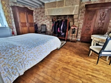 Maison type manoir de 120 m2 habitable, 150 m2 possible sur 13600 M2 de terrain clos
