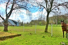 Maison type manoir de 120 m2 habitable, 150 m2 possible sur 13600 M2 de terrain clos