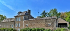 Charmante longère 11 pièces de 327 M2 avec parc clos de plus de 2000 M2.