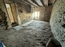 Maison de bourg en pierres à rénover 70 m2– Fort potentiel d'agrandissement 120 m2, terrain de 1 000 m² - SAINT OUEN LA ROUERIE (35)
