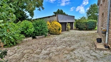 Maison plain-pied de 165 m2 sur 1100 m2 de terrain clos à St Hilaire des Landes (35)