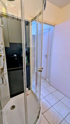 Maison rénovée en pierres à vendre, 6 pièces avec 4 voir 5 chambres, bourg SAINT GERMAIN EN COGLES (35)