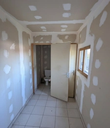 LE FERRÉ (35)– MAISON EN PIERRE À RÉNOVER AVEC BEAU POTENTIEL !