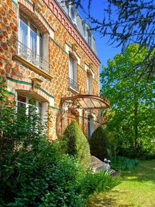 PROPRIETE -  MAISON BOURGEOISE D'EXCEPTION 10 PIECES - 785 000 EUROS - TERRAIN 2000 m2