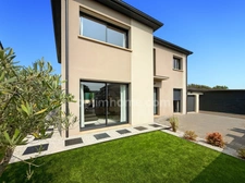 DOMONT (95) A 25 MINUTES DE PARIS - MAISON FAMILIALE AVEC PISCINE 4 CHAMBRES • 160 m²     735 000 €