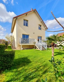 Très belle maison de 8 pièces à SAINT PRIX (95) à 35 minutes de PARIS