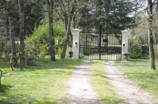 SAINT JEAN POUTGE 32, à vendre propriété de charme 8 pièces , dépendances et terrain arboré avec point d'eau.