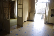 VIC FEZENSAC (32) à vendre Grande maison de ville de 230 m² avec grange, atelier et jardin.