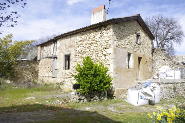 A vendre Maison en pierre  5 pièces SAINT JEAN POUTGE (32) sur terrain de 2ha