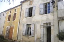 Maison ancienne à rénover de 112 m²  située à Plaisance du Gers.