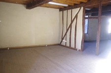 Stone building for sale in Vic-Fezensac (32) with commercial premises and accommodation to be renovated 