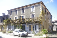 House for sale 8 rooms AIGNAN (32) with a surface area of 250 m² +105 m² commercial space or other.