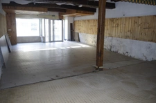 Stone building for sale in Vic-Fezensac (32) with commercial premises and accommodation to be renovated 