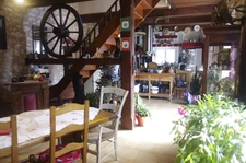 SAINT JEAN POUTGE 32, à vendre propriété de charme 8 pièces , dépendances et terrain arboré avec point d'eau.