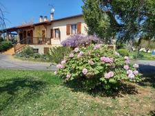 Maison à vendre  8 pièces; grand sous-sol, piscine sur terrain de 1500 m² située au Sud D'Auch