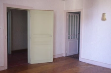 VIC FEZENSAC (32) à vendre Grande maison de ville de 230 m² avec grange, atelier et jardin.