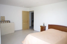 PEYRUSSE VIEILLE, hilly area, beautiful property of 227 m² with panoramic views and privileged environment.