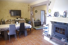 Maison à vendre PESSAN de 6 pièces, 4 chambres, terrain  et garage double.