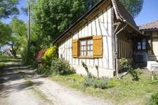 à VENDRE  proche Aignan  propriété de charme  sur 3646 m² de terrain avec piscine et Gîte séparé.