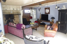 SAINT JEAN POUTGE 32, à vendre propriété de charme 8 pièces , dépendances et terrain arboré avec point d'eau.