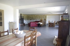 PEYRUSSE VIEILLE, hilly area, beautiful property of 227 m² with panoramic views and privileged environment.